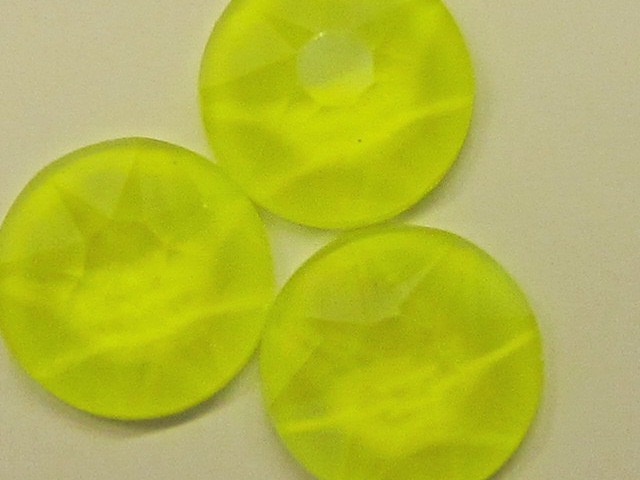 18 pcs. 30ss ELECTRIC YELLOW PRO FLATBACK European Rhinestons